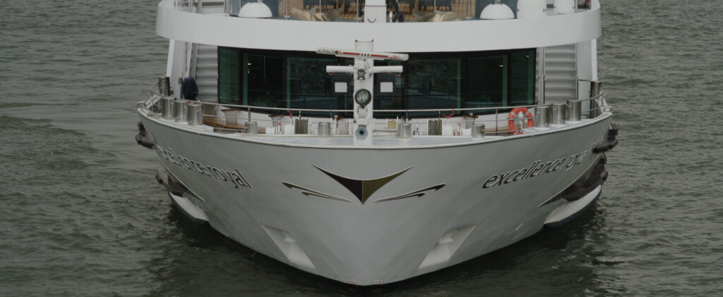 3 Excellence Royal 2 00 01 58 02 Still023